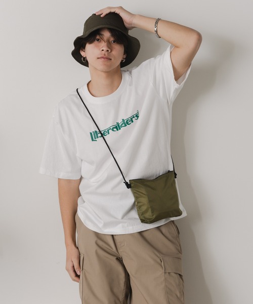 United Athle（ユナイテッドアスレ）の「【UNITED ATHLE】ライトナイロン リップストップ サコッシュ ナイロンポーチ 2026年春夏（ショルダーバッグ・メンズ・オフホワイト/オリーブ/サンドベージュ/ネイビー/ブラック・FREE）」の4枚目の写真