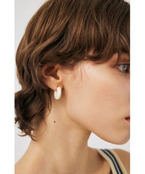 MOUSSY(マウジー)の「COLOR ROUND イヤリング(ピアス(両耳用)・レディース・イエロー/ホワイト/グリーン・FREE)」の7枚目の写真