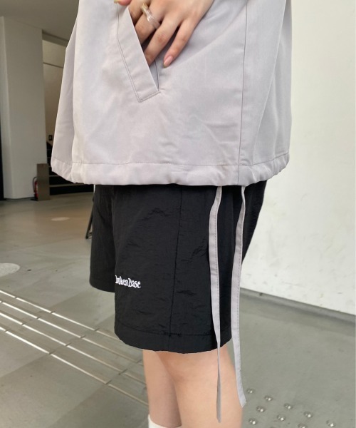 nemne store（ネンネストア）の「【低身長用サイズあり / 調節可能】刺繍入りサイドリボンスタンドネックベスト（ベスト・レディース・グレイッシュベージュ/ブラック/グレー/ピンク・SMALL/MEDIUM）」の9枚目の写真