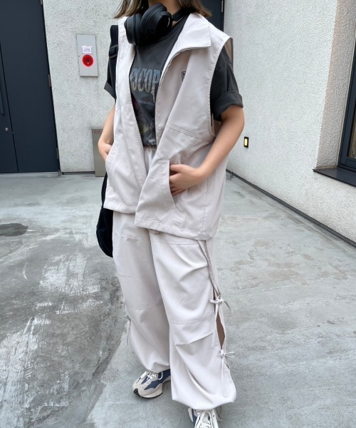 nemne store（ネンネストア）の「【低身長用サイズあり / 調節可能】刺繍入りサイドリボンスタンドネックベスト（ベスト・レディース・グレイッシュベージュ/ブラック/グレー/ピンク・SMALL/MEDIUM）」の14枚目の写真