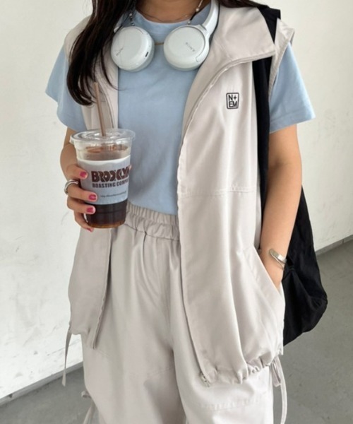 nemne store（ネンネストア）の「【低身長用サイズあり / 調節可能】刺繍入りサイドリボンスタンドネックベスト（ベスト・レディース・グレイッシュベージュ/ブラック/グレー/ピンク・SMALL/MEDIUM）」の12枚目の写真