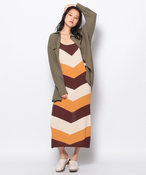 FOREVER 21（フォーエバー トゥエンティーワン）の「【全人類シャツ】ダブルポケットカラーコットンシャツ（シャツ/ブラウス・レディース・ボルドー/グリーン/ブラック/カーキ/シルバー・SMALL/MEDIUM）」の9枚目の写真