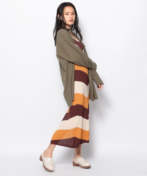 FOREVER 21（フォーエバー トゥエンティーワン）の「【全人類シャツ】ダブルポケットカラーコットンシャツ（シャツ/ブラウス・レディース・ボルドー/グリーン/ブラック/カーキ/シルバー・SMALL/MEDIUM）」の10枚目の写真