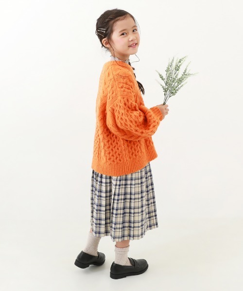 devirock（デビロック）の「洗える ビッグシルエット　ケーブル編み やわらかニットプルオーバー（ニット/セーター・キッズ・オレンジ系2/オフホワイト/バイオレット/グリーン系6/ピンク・M/XS/S/L）」の11枚目の写真