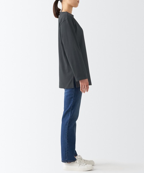 無印良品（ムジルシリョウヒン）の「太番手ボートネック長袖Ｔシャツ（Tシャツ/カットソー・レディース・ライトグリーン系/ダークブラウン系2/レッド系3/グレー系その他/ネイビー系7/チャコールグレー/ホワイト・XL/S/XXL/XS/L/M）」の16枚目の写真