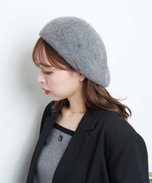 Chico(チコ)の「ピンバッチ付ファーベレー帽(ハンチング/ベレー帽・レディース・ブラック/アイボリー/グレー・FREE)」の15枚目の写真
