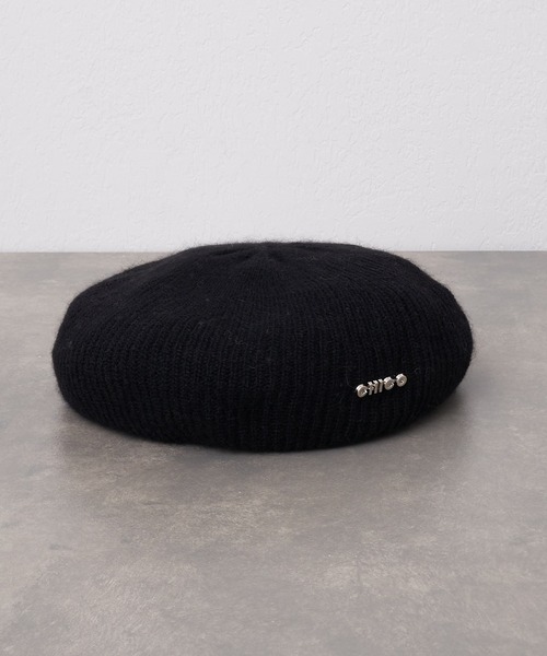 Chico(チコ)の「ピンバッチ付ファーベレー帽(ハンチング/ベレー帽・レディース・ブラック/アイボリー/グレー・FREE)」の4枚目の写真