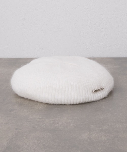 Chico(チコ)の「ピンバッチ付ファーベレー帽(ハンチング/ベレー帽・レディース・ブラック/アイボリー/グレー・FREE)」の6枚目の写真