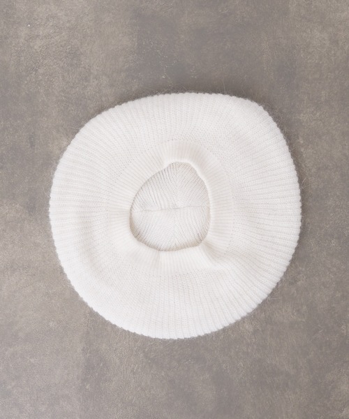 Chico(チコ)の「ピンバッチ付ファーベレー帽(ハンチング/ベレー帽・レディース・ブラック/アイボリー/グレー・FREE)」の9枚目の写真