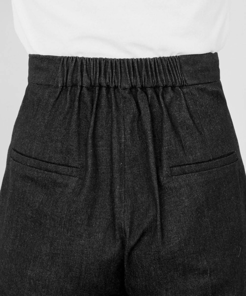 セール】ツータックセンタープレスデニムテーパードパンツ
