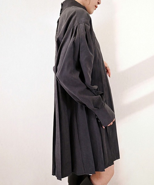 STYLEBLOCK(スタイルブロック)の「プリーツチュニックブラウス(チュニック・レディース・チャコールグレー/ブラック/ライトベージュ・M)」の6枚目の写真