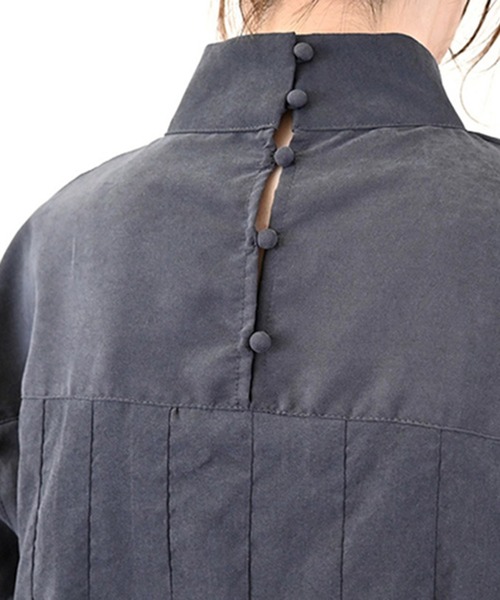 STYLEBLOCK(スタイルブロック)の「プリーツチュニックブラウス(チュニック・レディース・チャコールグレー/ブラック/ライトベージュ・M)」の8枚目の写真