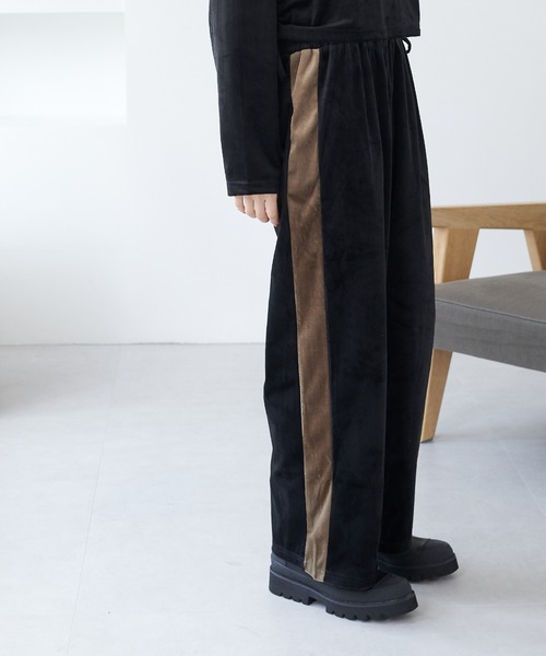 ECRIRE（エクリール）の「ベロアサイドラインパンツ（その他パンツ・レディース・ブラック/ベージュ/グレー・M）」の18枚目の写真