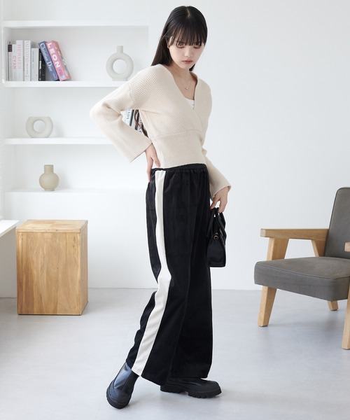 ECRIRE（エクリール）の「ベロアサイドラインパンツ（その他パンツ・レディース・ブラック/ベージュ/グレー・M）」の10枚目の写真