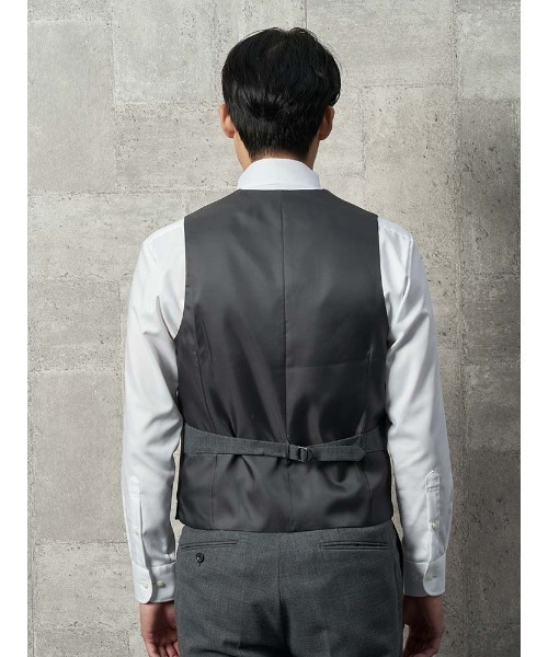 TRANS CONTINENTS（トランスコンチネンツ）の「TRANS CONTINENTS　セットアップベスト　無地調　ライトグレー（スーツベスト・メンズ・ライトグレー・L/S/M）」の4枚目の写真