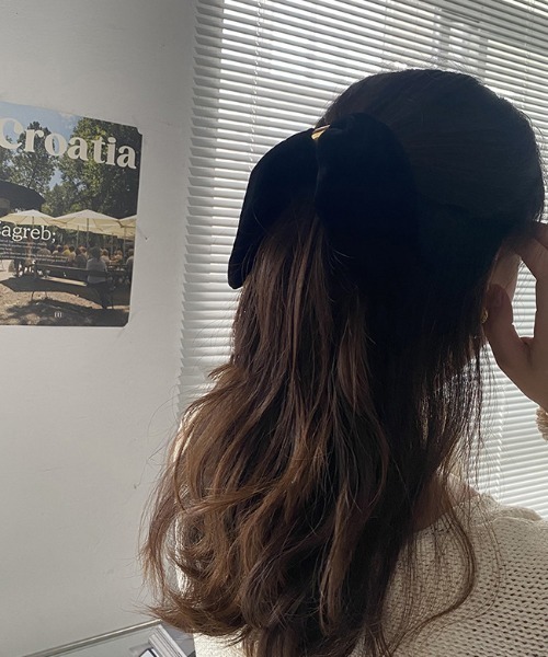 LAC-VERT(ラック・ヴェール)の「ゴールドカフベルベットヘアゴム/シュシュ(ヘアゴム・レディース・ブラック・FREE)」の9枚目の写真