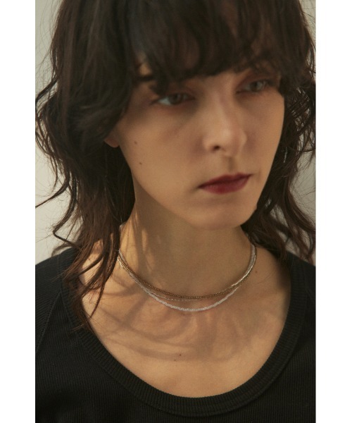 BLACK BY MOUSSY(ブラックバイマウジー)の「small beads necklace(スモールビーズネックレス)(ネックレス・レディース・ブラウン/グリーン・FREE)」の2枚目の写真