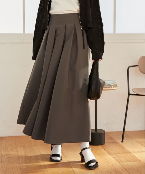 ANGIE(アンジー)の「ハイウエストタックフレアスカート(スカート・レディース・アイボリー/ブラック/カーキ/ダークグレー・FREE)」の19枚目の写真