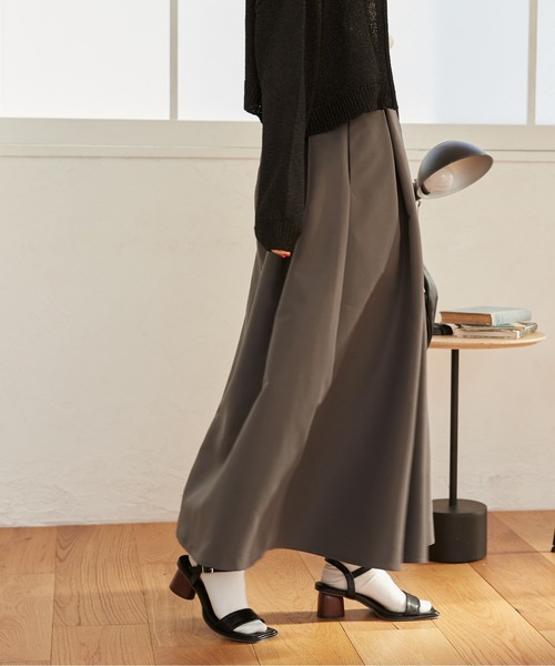 ANGIE(アンジー)の「ハイウエストタックフレアスカート(スカート・レディース・アイボリー/ブラック/カーキ/ダークグレー・FREE)」の13枚目の写真