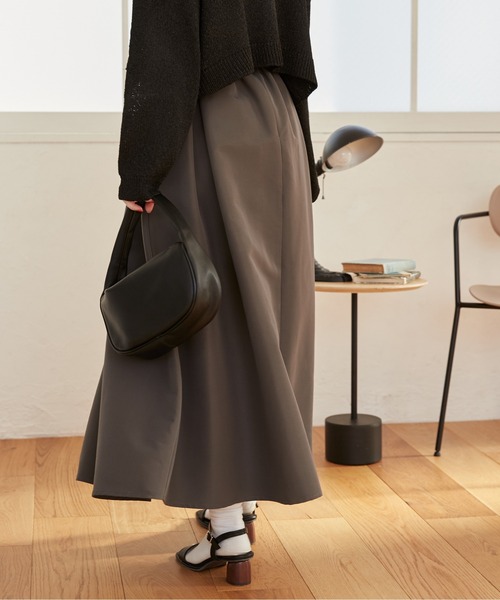 ANGIE(アンジー)の「ハイウエストタックフレアスカート(スカート・レディース・アイボリー/ブラック/カーキ/ダークグレー・FREE)」の11枚目の写真