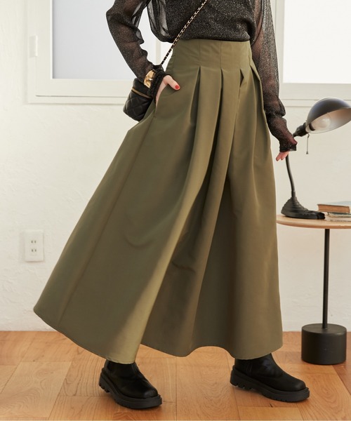 ANGIE(アンジー)の「ハイウエストタックフレアスカート(スカート・レディース・アイボリー/ブラック/カーキ/ダークグレー・FREE)」の9枚目の写真