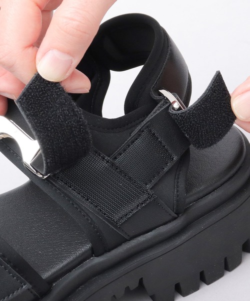 glabella（グラベラ）の「オリジナル厚底タンクソール メタルバックル 3連ベルト ストラップサンダル（サンダル・メンズ・ブラック・S/M/L）」の19枚目の写真