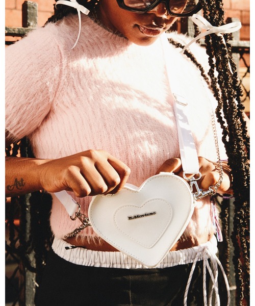 Dr. Martens（ドクターマーチン）の「Dr. Martens/ドクターマーチン ミニ ハート バッグ AD092100（ショルダーバッグ・レディース・ホワイト・FREE）」の7枚目の写真