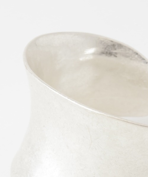 KBF（ケイビーエフ）の「ワイドメタルバングル（ブレスレット・レディース・シルバー/ゴールド・ONE）」の11枚目の写真