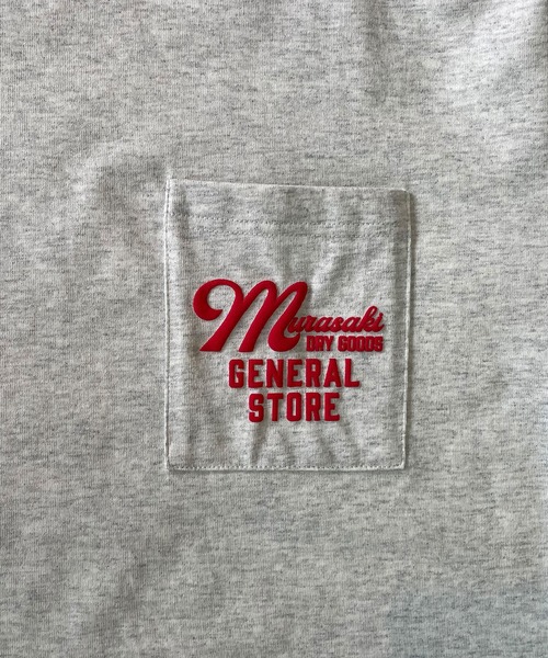 ムラサキスポーツ(ムラサキスポーツ)の「【ムラサキスポーツ限定】DEAR LAUREL/ディアローレル Tシャツ Graphic T-shirts "Murasaki Dry Goods General Store" D24S2101(Tシャツ/カットソー・メンズ・ホワイト/ブラック/グレー・M/L)」の6枚目の写真