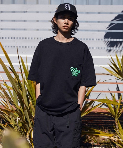 ムラサキスポーツ(ムラサキスポーツ)の「【ムラサキスポーツ限定】DEAR LAUREL/ディアローレル Tシャツ Graphic T-shirts "Murasaki Dry Goods General Store" D24S2101(Tシャツ/カットソー・メンズ・ホワイト/ブラック/グレー・M/L)」の11枚目の写真
