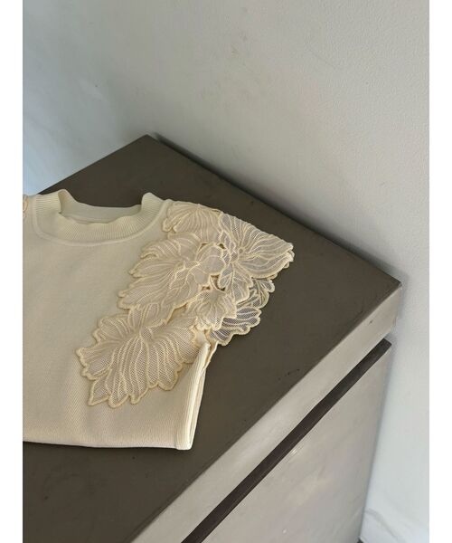LAGUNAMOON（ラグナムーン）の「メッシュエンブロイダリーニットプルオーバー（ニット/セーター・レディース・ブルー/ブラック/アイボリー・FREE）」の4枚目の写真