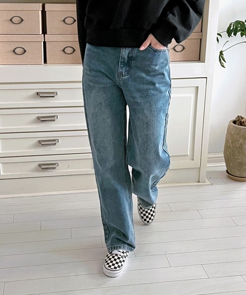by muni:r（バイ ムニール）の「スリムウォッシングセミワイドデニムパンツ（デニムパンツ・レディース・ブルー/ライトブルー・MEDIUM/SMALL）」の12枚目の写真