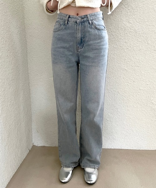 by muni:r（バイ ムニール）の「スリムウォッシングセミワイドデニムパンツ（デニムパンツ・レディース・ブルー/ライトブルー・MEDIUM/SMALL）」の17枚目の写真