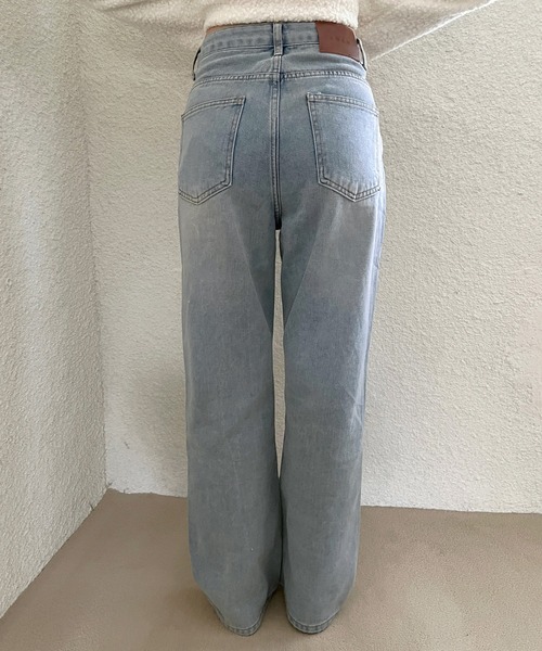 by muni:r（バイ ムニール）の「スリムウォッシングセミワイドデニムパンツ（デニムパンツ・レディース・ブルー/ライトブルー・MEDIUM/SMALL）」の18枚目の写真
