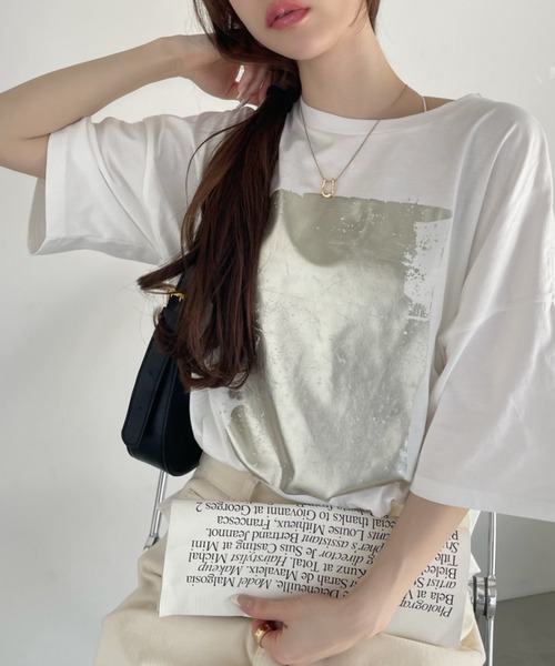 Ada.(エイダ)の「箔プリント ビッグTシャツ(Tシャツ/カットソー・レディース・ブラック/ホワイト・FREE)」の1枚目の写真