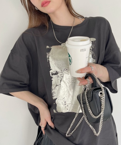 新品未使用タグ付き　箔プリントデザインカットソー　ネイビー色　20,900円 セール】箔プリントロンT（Tシャツ/カットソー）｜notch