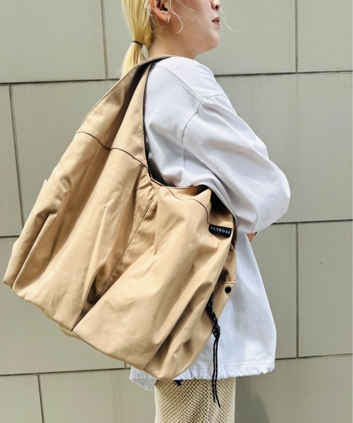 ALTROSE(アルトローズ)の「ALTROSE / ナイロン 大きめ トートバッグ トート ティム トラベル マザーズバッグ カジュアル/ #250109(トートバッグ・レディース・ベージュ/グレー/ブラック/カーキ/アイボリー・ONESIZE)」の1枚目の写真