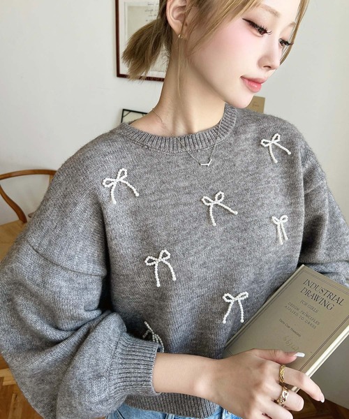 セール】パールリボンパーツ付きショート丈もちもちニットプルオーバー