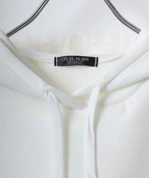 CECIL McBEE(セシルマクビー)の「CECIL McBEE(セシルマクビー)ワンポイントロゴ サイドライン半袖パーカー レディース/プルオーバートップス/フーディー(パーカー・レディース・ブラック/オフホワイト・L/M)」の6枚目の写真