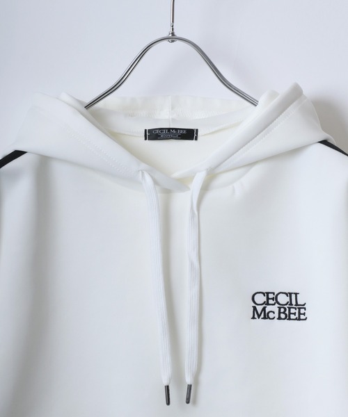 CECIL McBEE(セシルマクビー)の「CECIL McBEE(セシルマクビー)ワンポイントロゴ サイドライン半袖パーカー レディース/プルオーバートップス/フーディー(パーカー・レディース・ブラック/オフホワイト・L/M)」の5枚目の写真