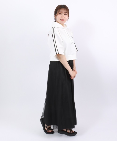 CECIL McBEE(セシルマクビー)の「CECIL McBEE(セシルマクビー)ワンポイントロゴ サイドライン半袖パーカー レディース/プルオーバートップス/フーディー(パーカー・レディース・ブラック/オフホワイト・L/M)」の18枚目の写真
