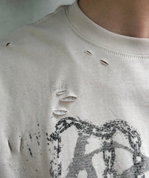 Chikashitsu +(チカシツプラス)の「ストリートファッション Chikashitsu + チカシツプラス dog graphic damage t-shirt 犬ロゴ ドッグTシャツ ダメージTシャツ プリントTシャツ グラフィックTシャツ 半袖トップス 半袖Tシャツ オーバーサイズ 韓国ファッション 韓国ストリート(Tシャツ/カットソー・メンズ・ベージュ/レッド・ONE SIZE)」の16枚目の写真