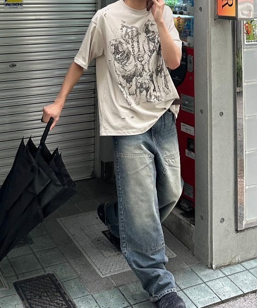 Chikashitsu +(チカシツプラス)の「ストリートファッション Chikashitsu + チカシツプラス dog graphic damage t-shirt 犬ロゴ ドッグTシャツ ダメージTシャツ プリントTシャツ グラフィックTシャツ 半袖トップス 半袖Tシャツ オーバーサイズ 韓国ファッション 韓国ストリート(Tシャツ/カットソー・メンズ・ベージュ/レッド・ONE SIZE)」の11枚目の写真