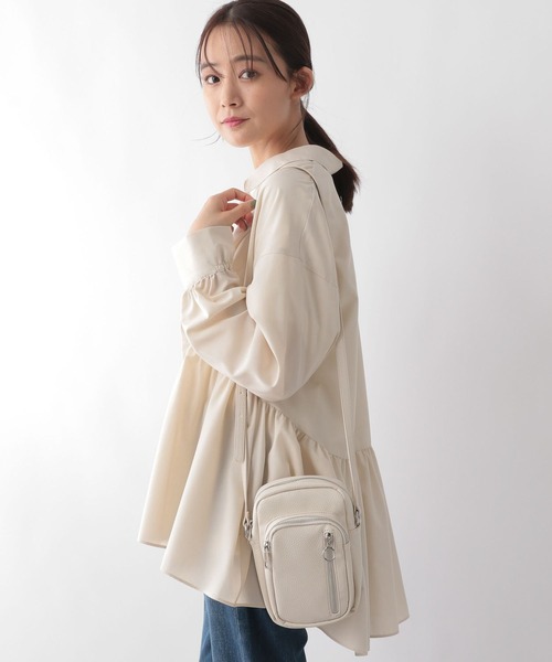 GLOBAL WORK(グローバルワーク)の「スペ軽ファスナー4ROOMショルダー/130147(ショルダーバッグ・レディース・シルバー/アイボリー/ブラック・ONE SIZE)」の4枚目の写真