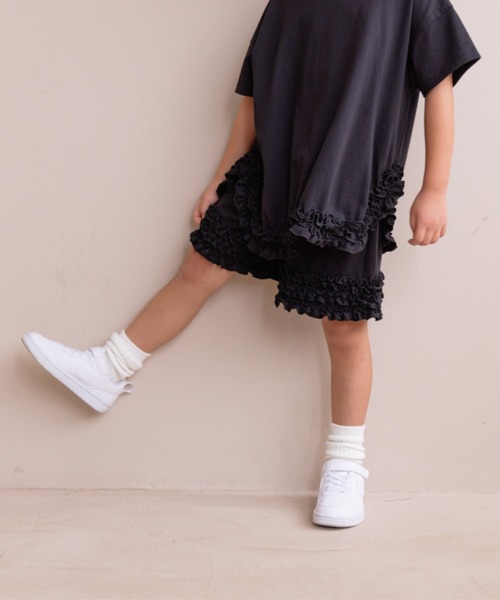 LOWRYS FARM（ローリーズファーム）の「スソフリルショートパンツ　 134959（その他パンツ・キッズ・グリーン/チャコールグレー/ブラック・150cm/140cm/130cm/120cm/110cm）」の12枚目の写真