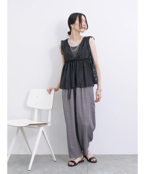 Samansa Mos2 blue（サマンサモスモスブルー）の「光沢シアーベスト（シャツ/ブラウス・レディース・チャコールグレー/ブラック/キナリ・F）」の14枚目の写真