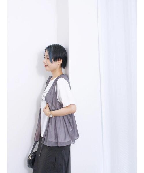 Samansa Mos2 blue（サマンサモスモスブルー）の「光沢シアーベスト（シャツ/ブラウス・レディース・チャコールグレー/ブラック/キナリ・F）」の22枚目の写真