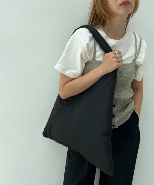 y/m（イム）の「パフサンカクトートBAG（トートバッグ・レディース・ブラック/アイボリー・FREE）」の9枚目の写真