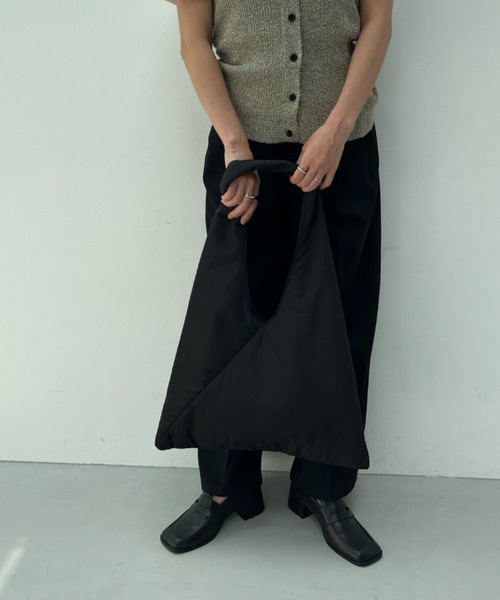 y/m（イム）の「パフサンカクトートBAG（トートバッグ・レディース・ブラック/アイボリー・FREE）」の10枚目の写真