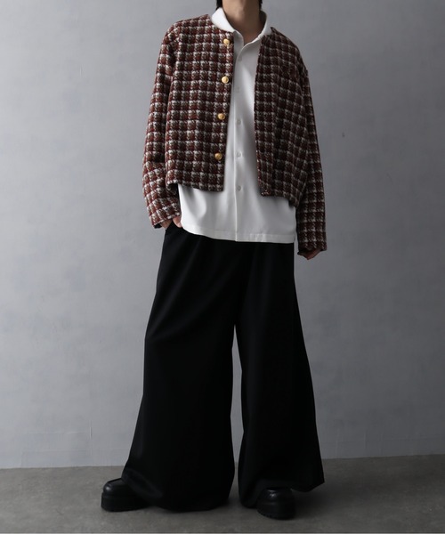 ノーカラーゴールドボタンショート丈ツイードジャケット（ノーカラー